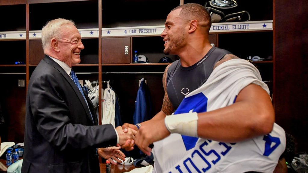 Dak Prescott et Jerry Jones