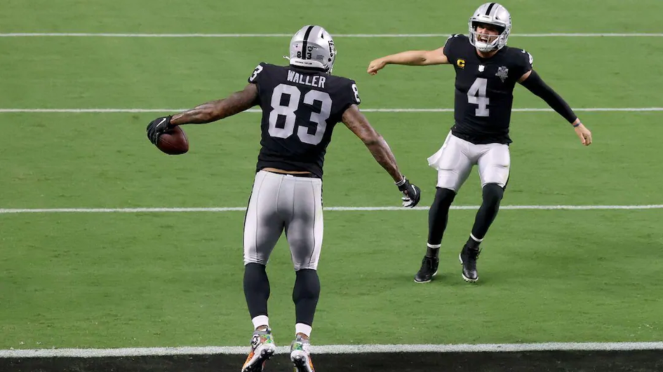 Derek Carr - Darren Waller