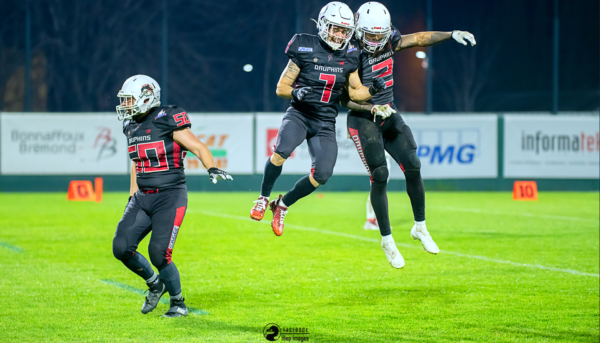 Dauphins vs Centaures (via Hiep Images)