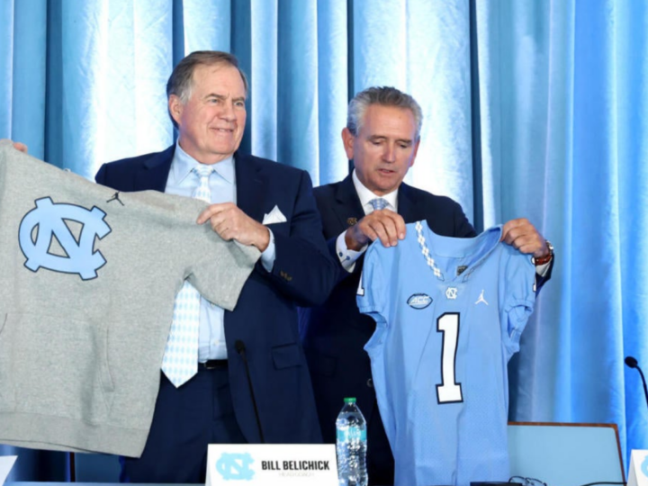 Bill Belichick devient le coach de l’université de North Carolina